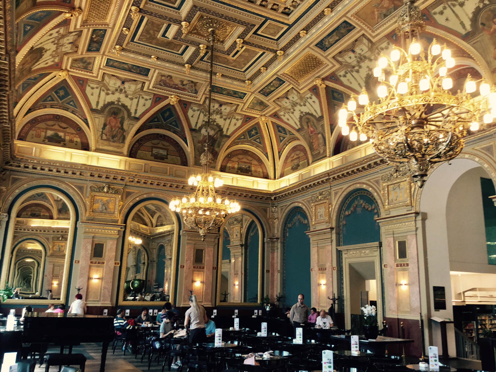 Historical Cafés & Cabarets of the 1800’s 